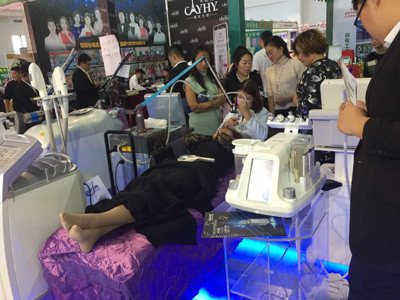 �����ꏊ(qi��ng)��36���������ݻ��yƷչ�[��(hu��)�F(xi��n)��(ch��ng)ֱ��