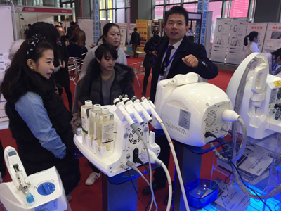 �����ꏊ���������F�������