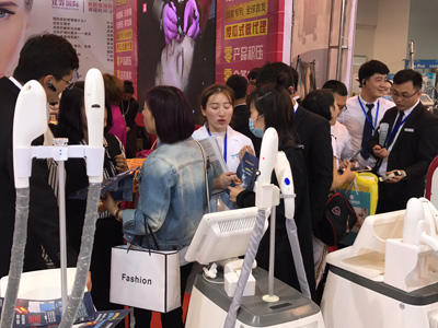 �����ꏊ(qi��ng)�������ӵ�32�ú���������(hu��)