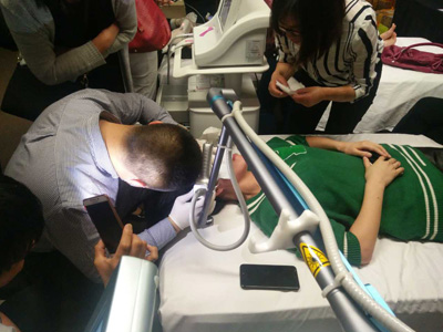 ���Č�ɫ�߿�˥���ް���ī�������_